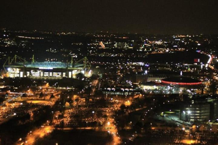 Schoene Grosse Wohnung 2 Schlafzimmer Bis 6 Pax Naehe Stadion Signal Iduna Dortmund Exteriör bild